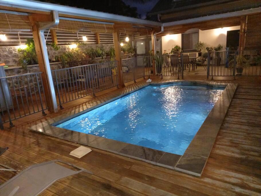 B&B Saint-Joseph - Haut de villa avec piscine - Bed and Breakfast Saint-Joseph