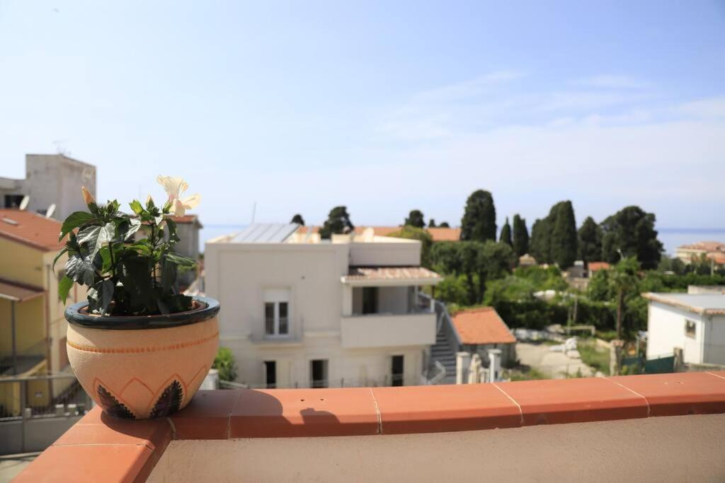 Due minuti dal mare con Balcone Vista Mare - B&B