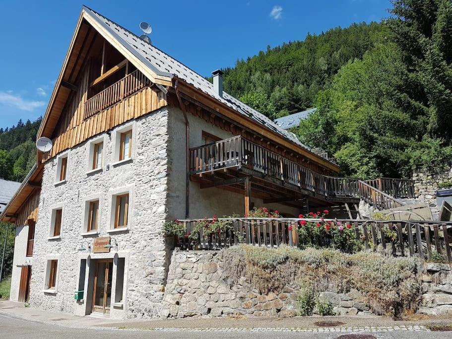 The Loft 3 minutes from Alpe dHuez Grand Domaine via Oz en Oisans - B&B