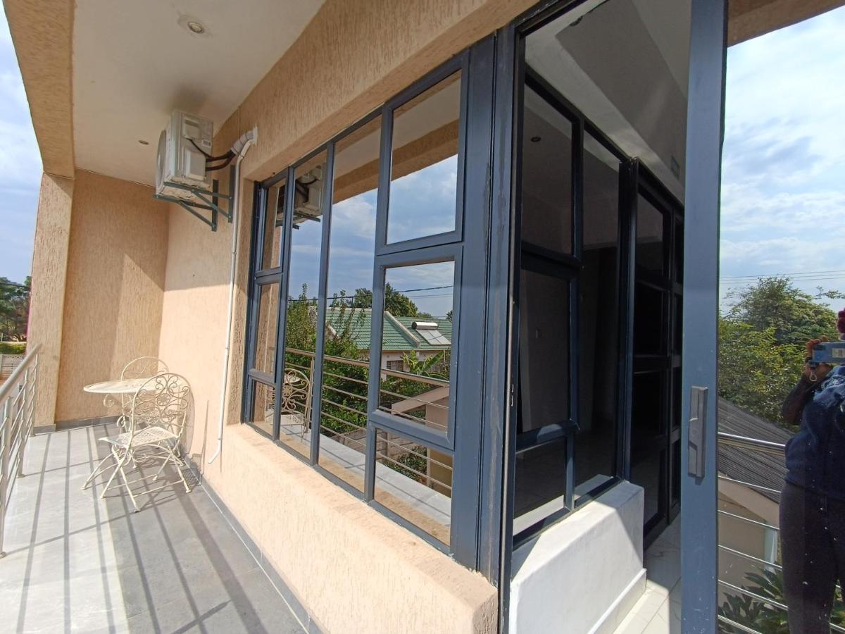 Chambre Lit Queen-Size avec Balcon