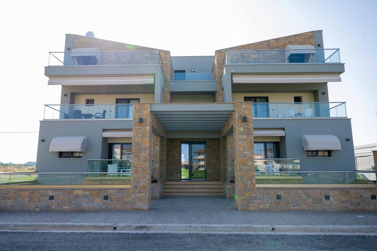 Fay Suites - Ferienwohnung Néa Flogitá