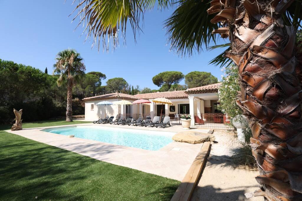 B&B Sainte-Maxime - Superbe Villa climatisée dans parc privé, piscine - Bed and Breakfast Sainte-Maxime
