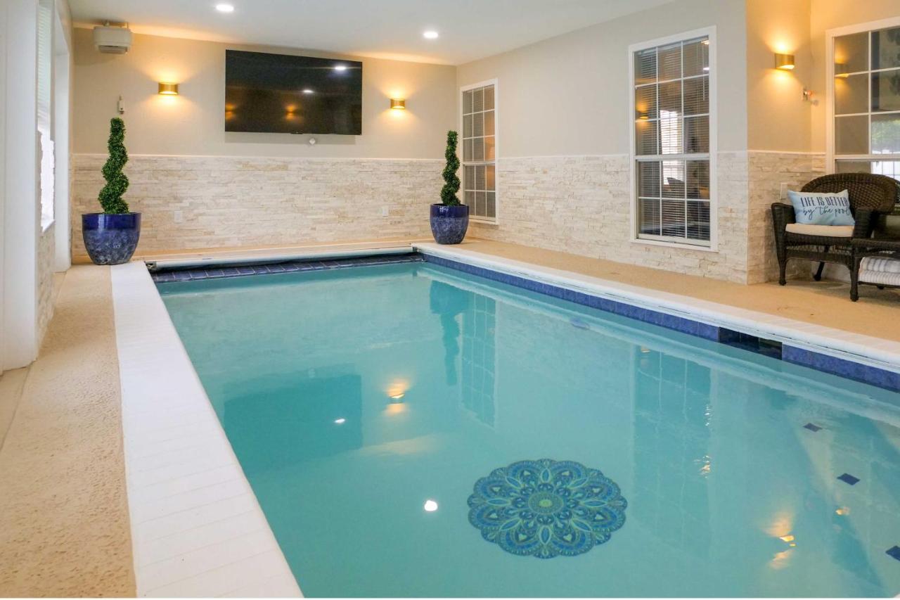 B&B The Colony - Texas Vacation Rental with Private Heated Pool! - Bed and Breakfast The Colony