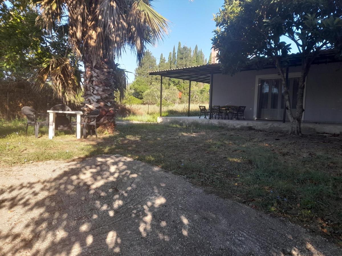 Esperion House - B&B Velonades