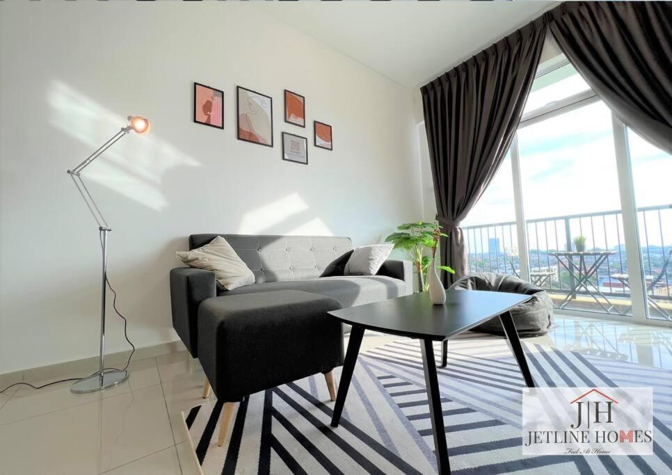 B&B Malacca - Melaka {Nova8 Suite} City-View/ 4Pax/ WIFI/tv-box - Bed and Breakfast Malacca