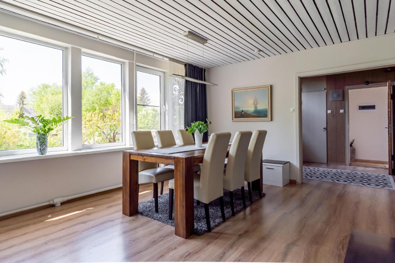 Fantastic 170m2 Villa with a big garden - B&B Pärnu
