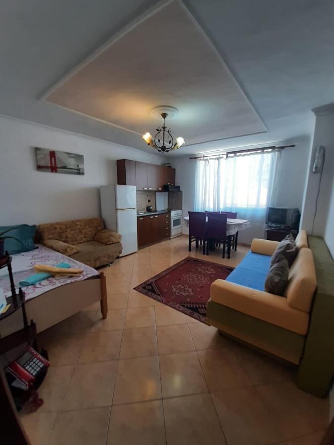 B&B Tirana - Genti Apartment - Bed and Breakfast Tirana