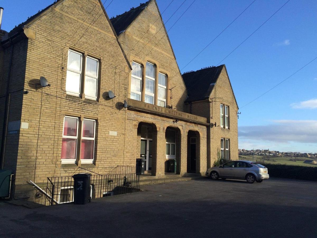 The Lookout@brighouse - B&B