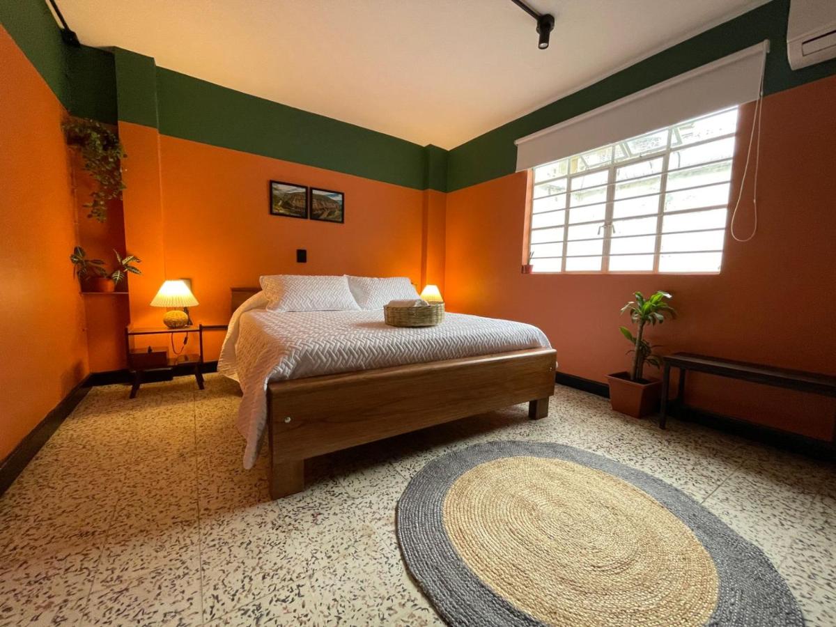 B&B Bucaramanga - La Bonita Guesthouse - Bed and Breakfast Bucaramanga