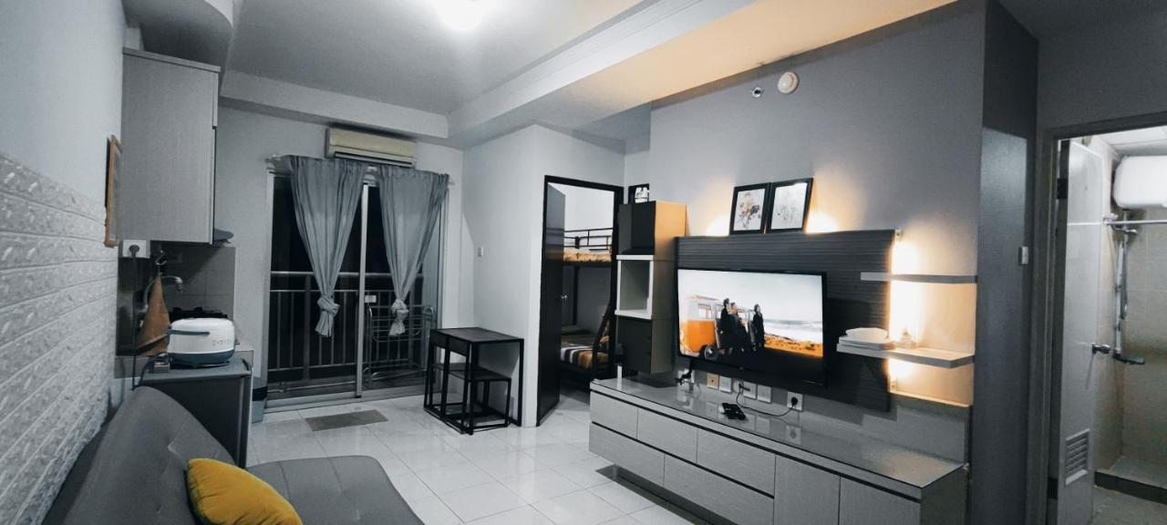 B&B Giacarta - Spacious & Cozy 27FL - 2BR Apartment West Jakarta - Bed and Breakfast Giacarta