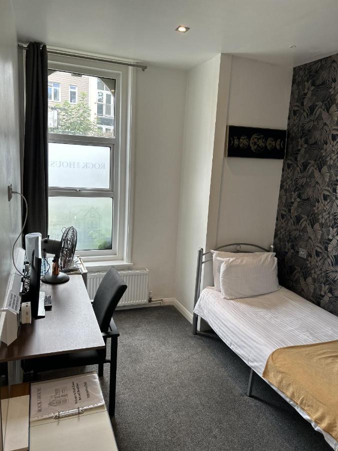 Einzelzimmer mit eigenem Bad