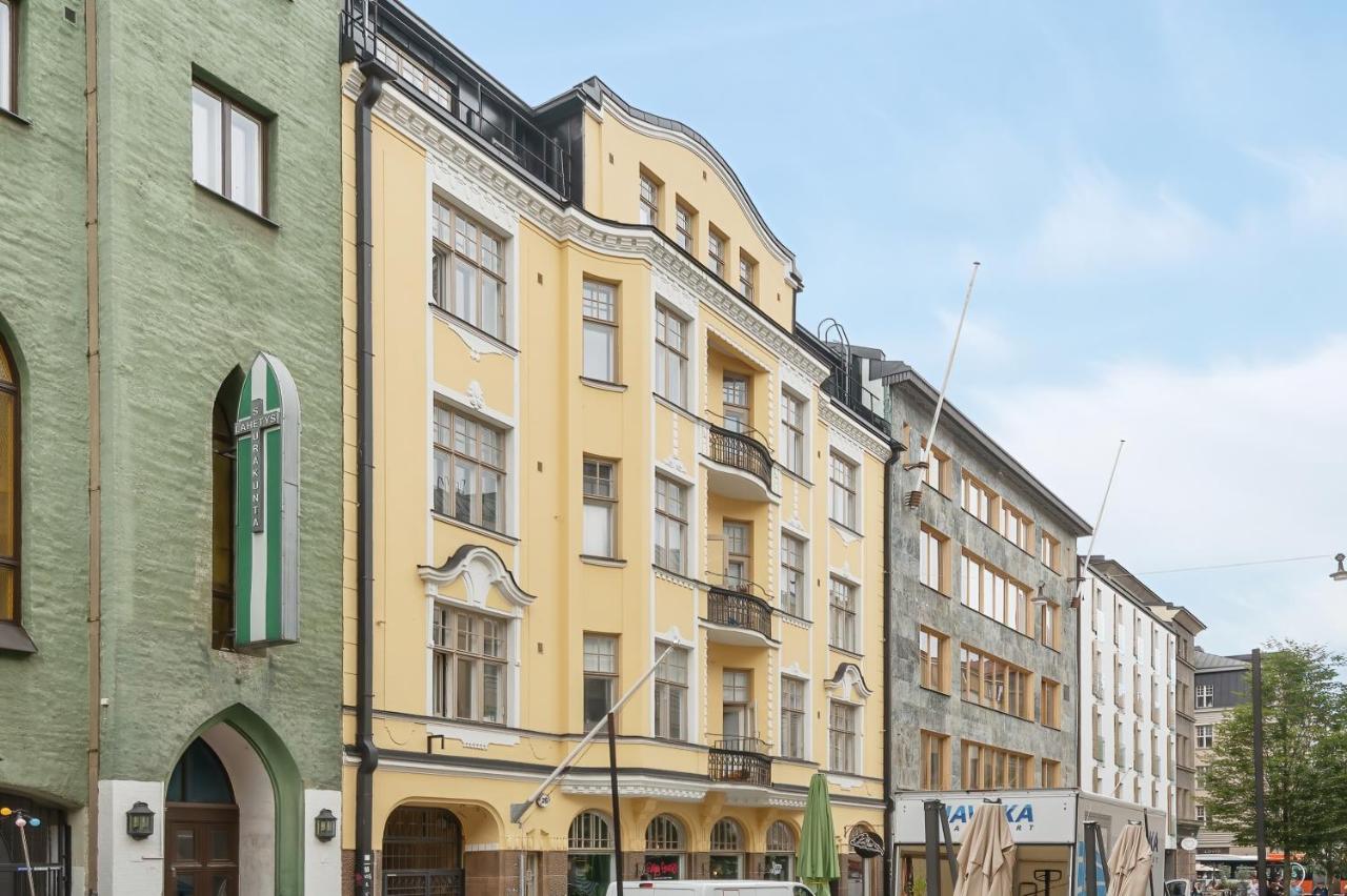 WeHost Fabulous 2BR in Prestigious Punavuori @Iso Roobertinkatu 26 - B&B
