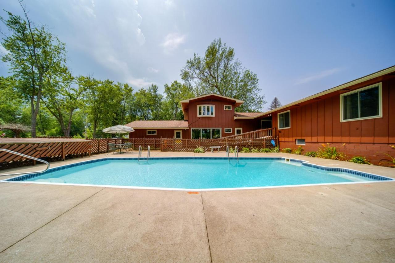 B&B Conneaut - Lake Erie Getaway with Private Pool and Yard! - Bed and Breakfast Conneaut