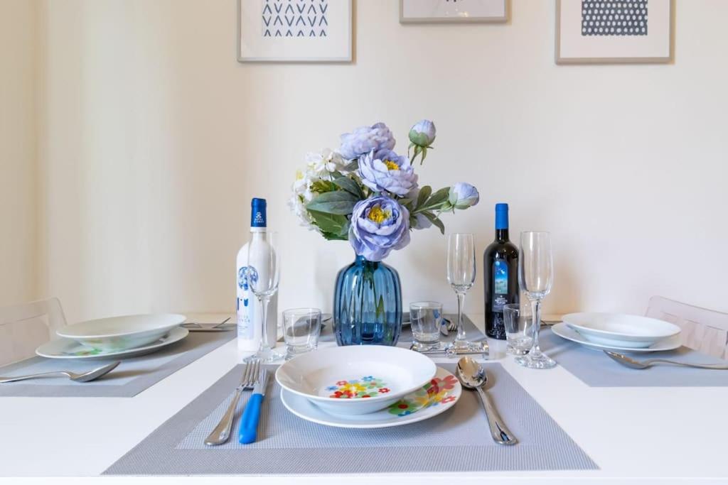 Minimal Luxe Retreat Free Parking WI-FI - Bed and Breakfast Lucca