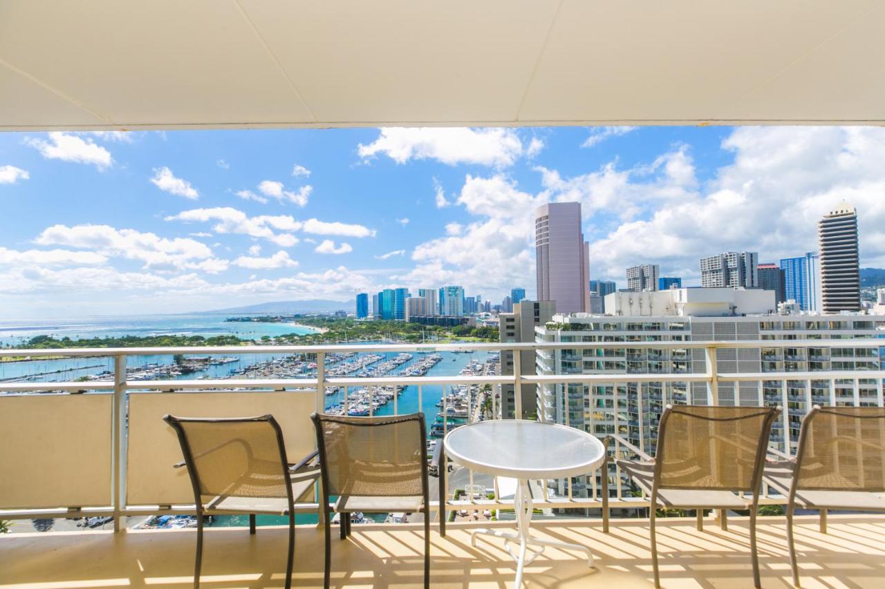 Ilikai Tower 1841 Yacht Harbor View 1BR - B&B