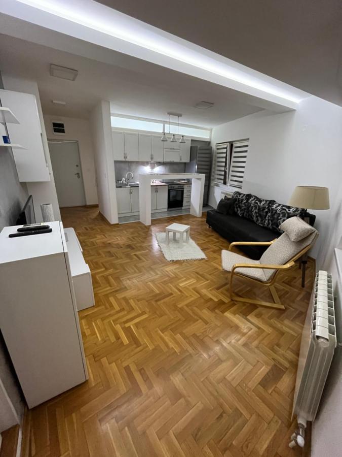 APARTMAN VOJVODA JJ - B&B