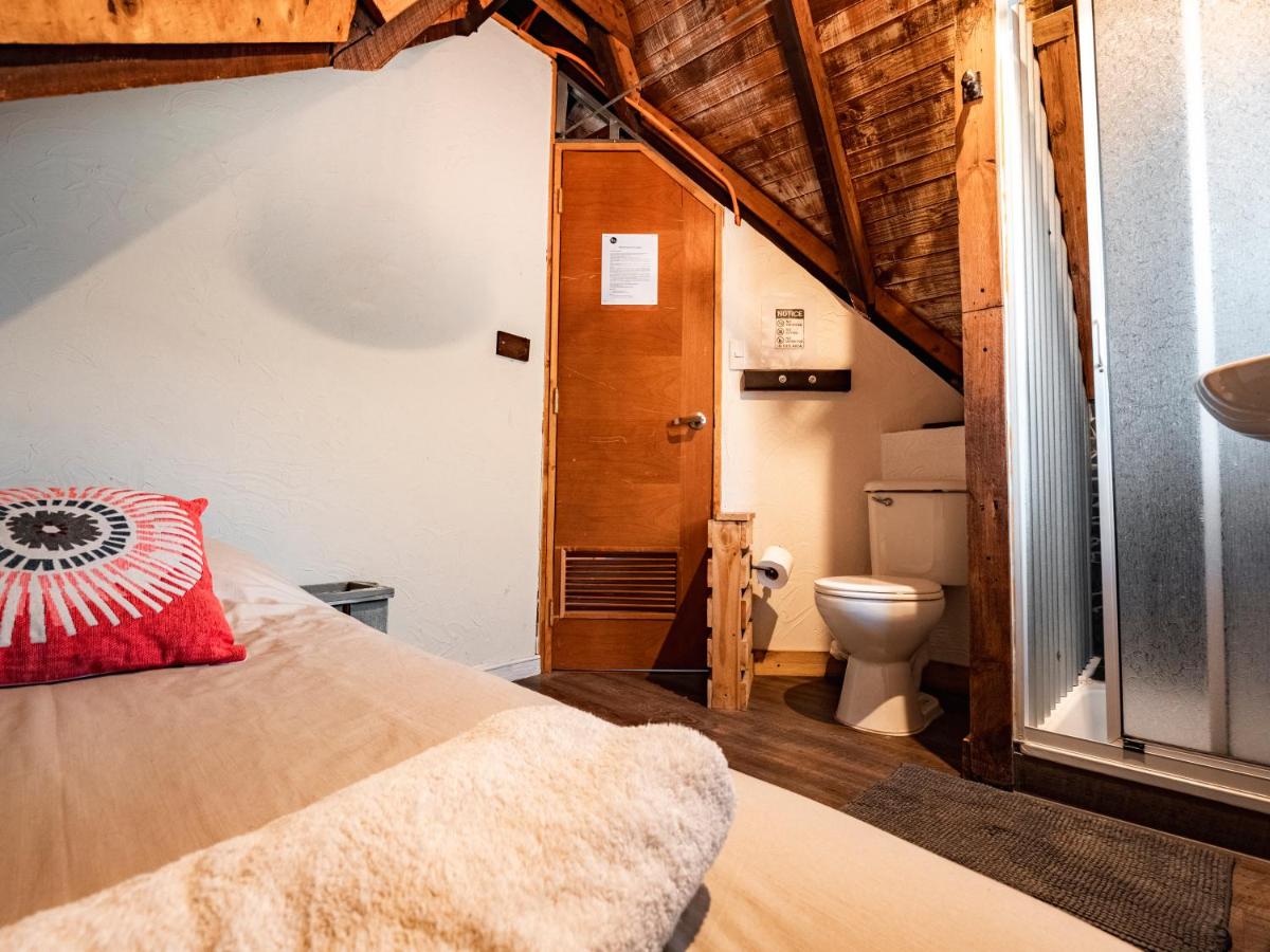 Single Room with Private Bathroom