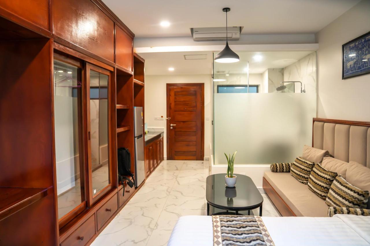 Deluxe Double Room (2 Adults + 1 Child)