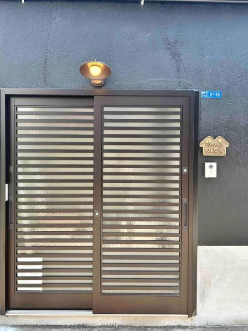 Modern Entire Apart450m to TengachayaAirport Direct AccessIdeal for FamiliesCouples Friends - Chambres d'hôtes Osaka