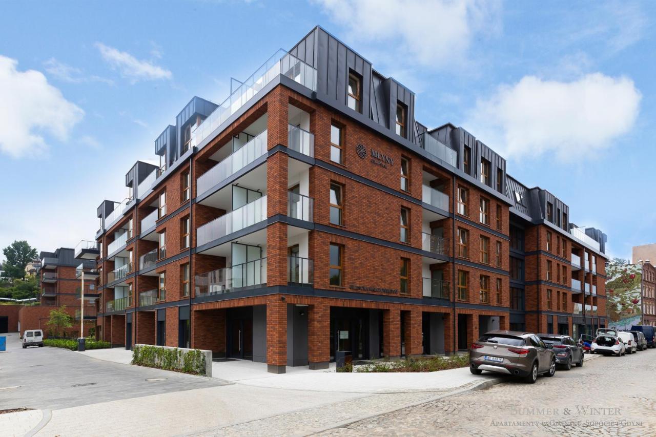 SummerWinter - Family Luxury Art Apartment, 2 Bedrooms & Sofa & Parking - Chambres d'hôtes Gdańsk