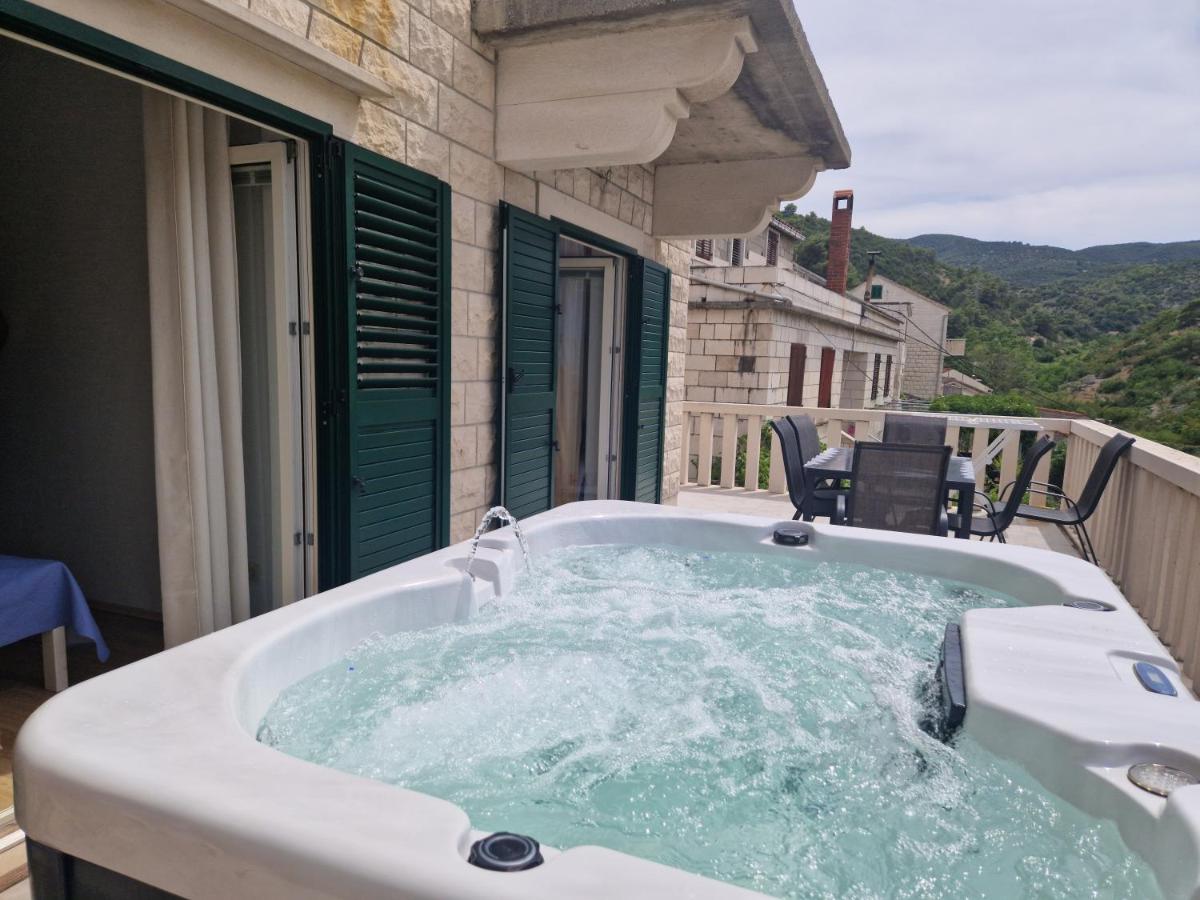 Apartment Mladinić Muse - Bed and Breakfast Pučišća