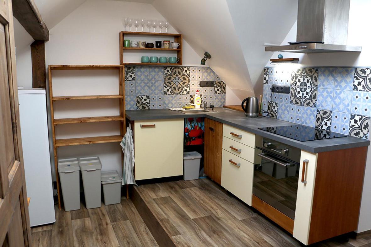 Apartmán Pod střechou - Jelení chata Skladanka - Chambres d'hôtes Lučany nad Nisou