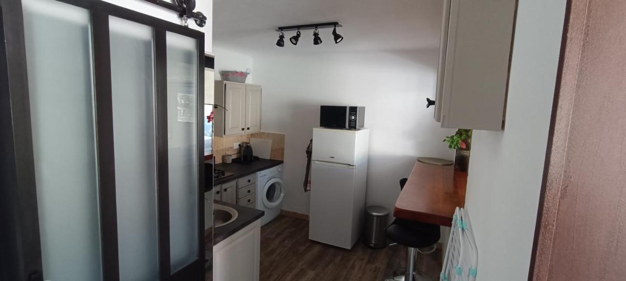LE CABANON REVISITÉ très beau T2 labellisé 3 ÉTOILES de 40m2 face au PORT de CARRY le ROUET - B&B