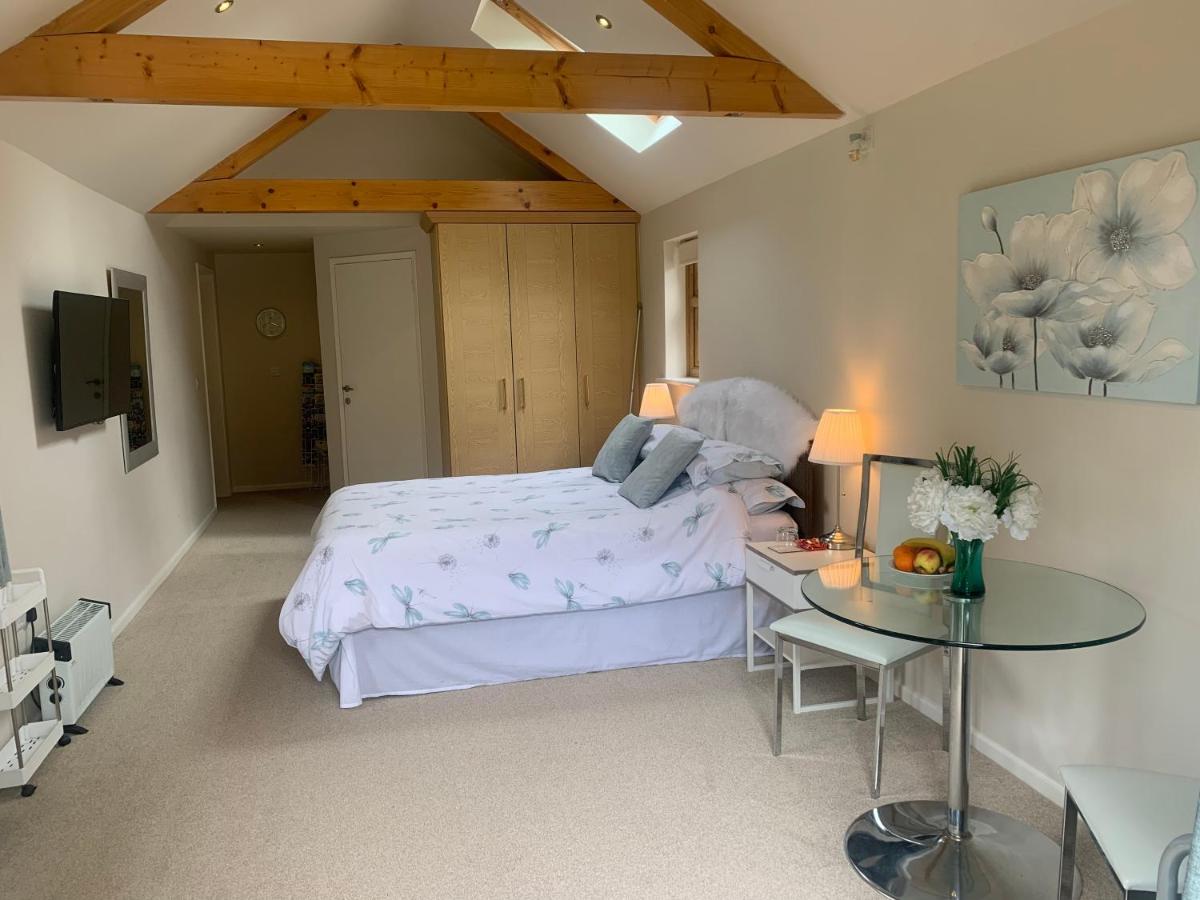 Deluxe Double Room with Shower