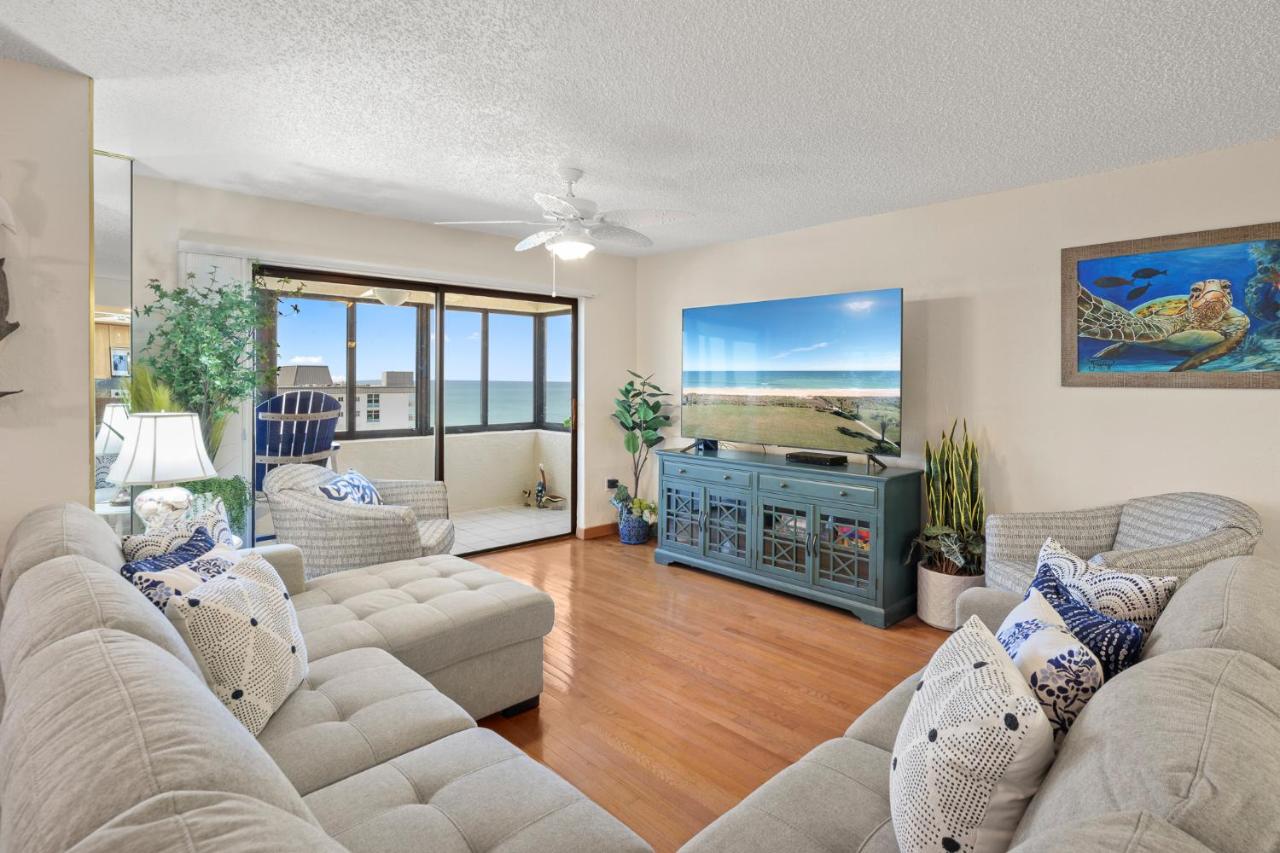 Oceanfront Penthouse 11b - B&B