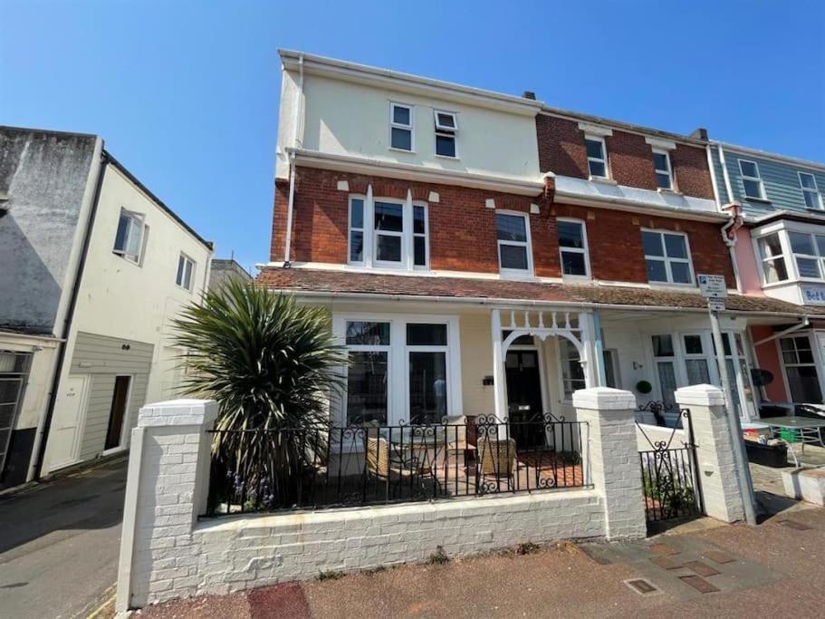 Josh's place near Paignton beach - B&B