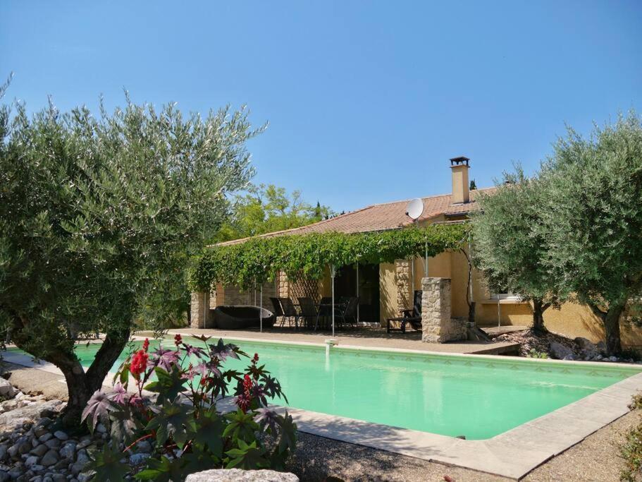 B&B Monteux - Belle villa individuelle climatisée piscine - Bed and Breakfast Monteux