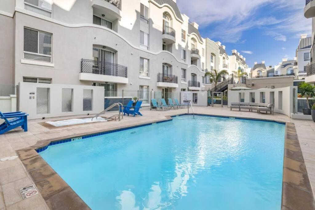 Marina Del Rey Apartment Luxury pool, gym, parking, BBQ - B&B Los Angeles