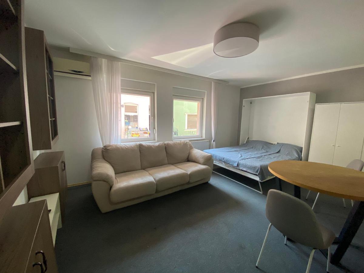 HS1 Apartment - Ferienwohnung Novi Sad