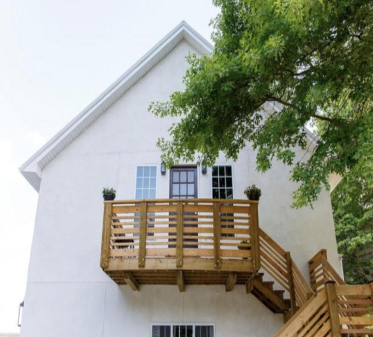 Park Carriage House Rest & Explore with Hollyhock - B&B