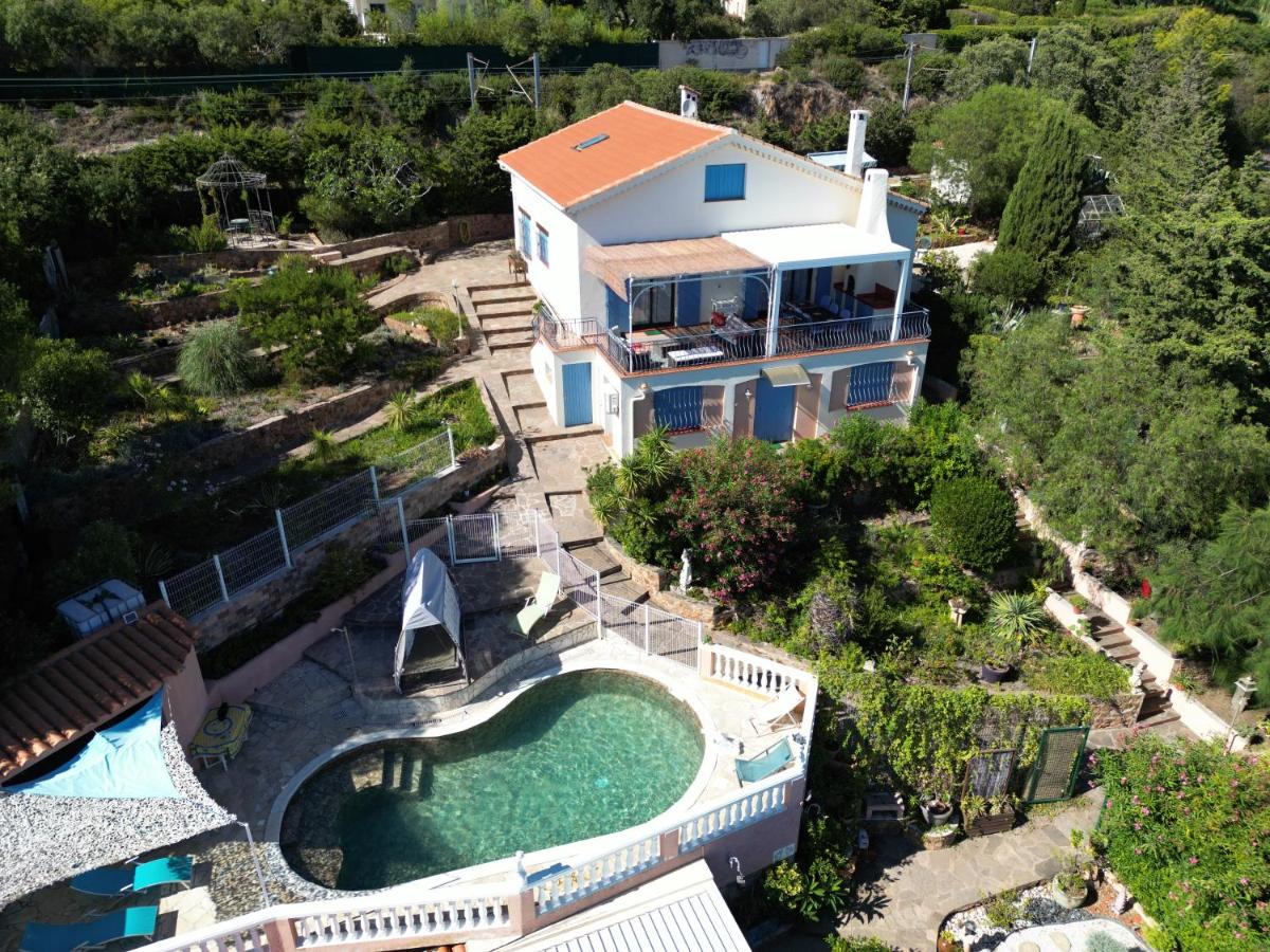Villa Elisabeth Saint-Raphaël - B&B