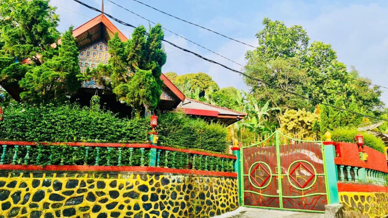 B&B Sampay Dua - Villa Ricky Van Wijaya - Bed and Breakfast Sampay Dua