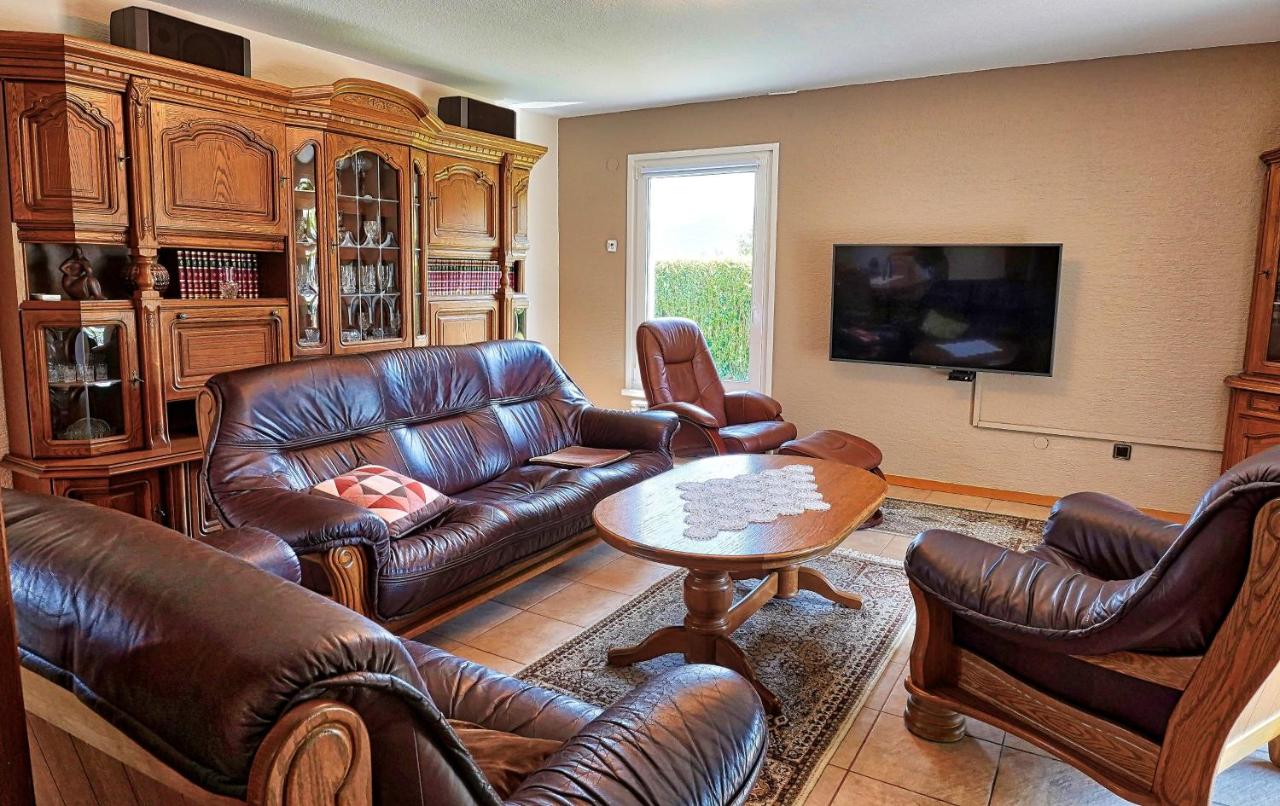 Villa Vili - Jacuzzi, BBQ & EV Outlet - B&B Limbuš