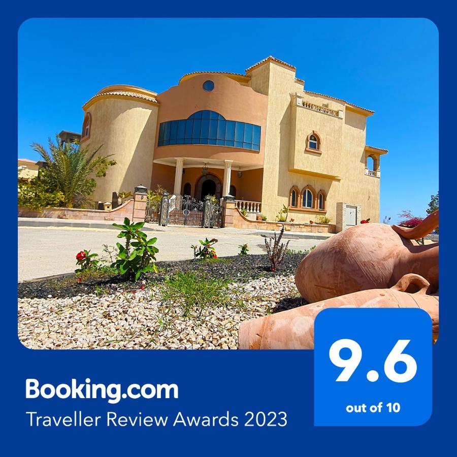 Luxury Seafront Pool Villa - 3 Stories & Roof floor - All Master Bedrooms - Ferienwohnung Hurghada