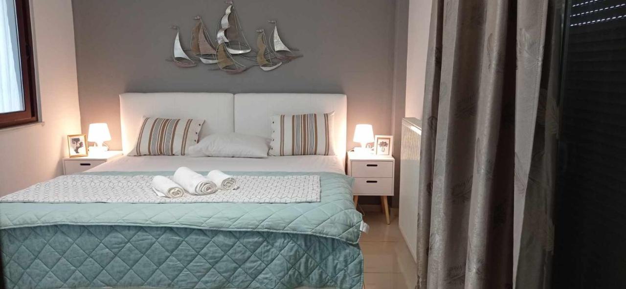 Demmy's Luxury Apartment - Bed and Breakfast Orestiáda