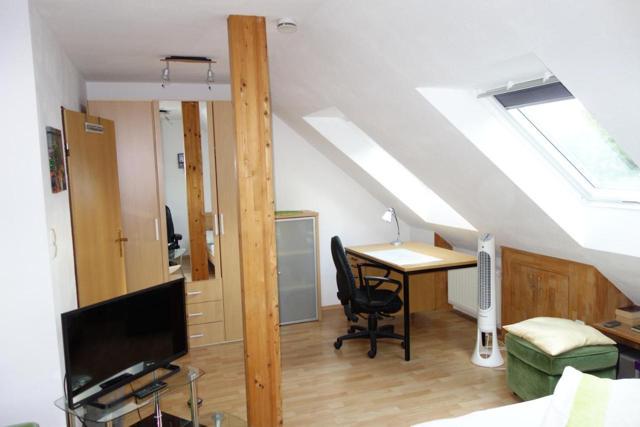 2 1/2 Zimmer Apartment in Hannover / Nord - B&B