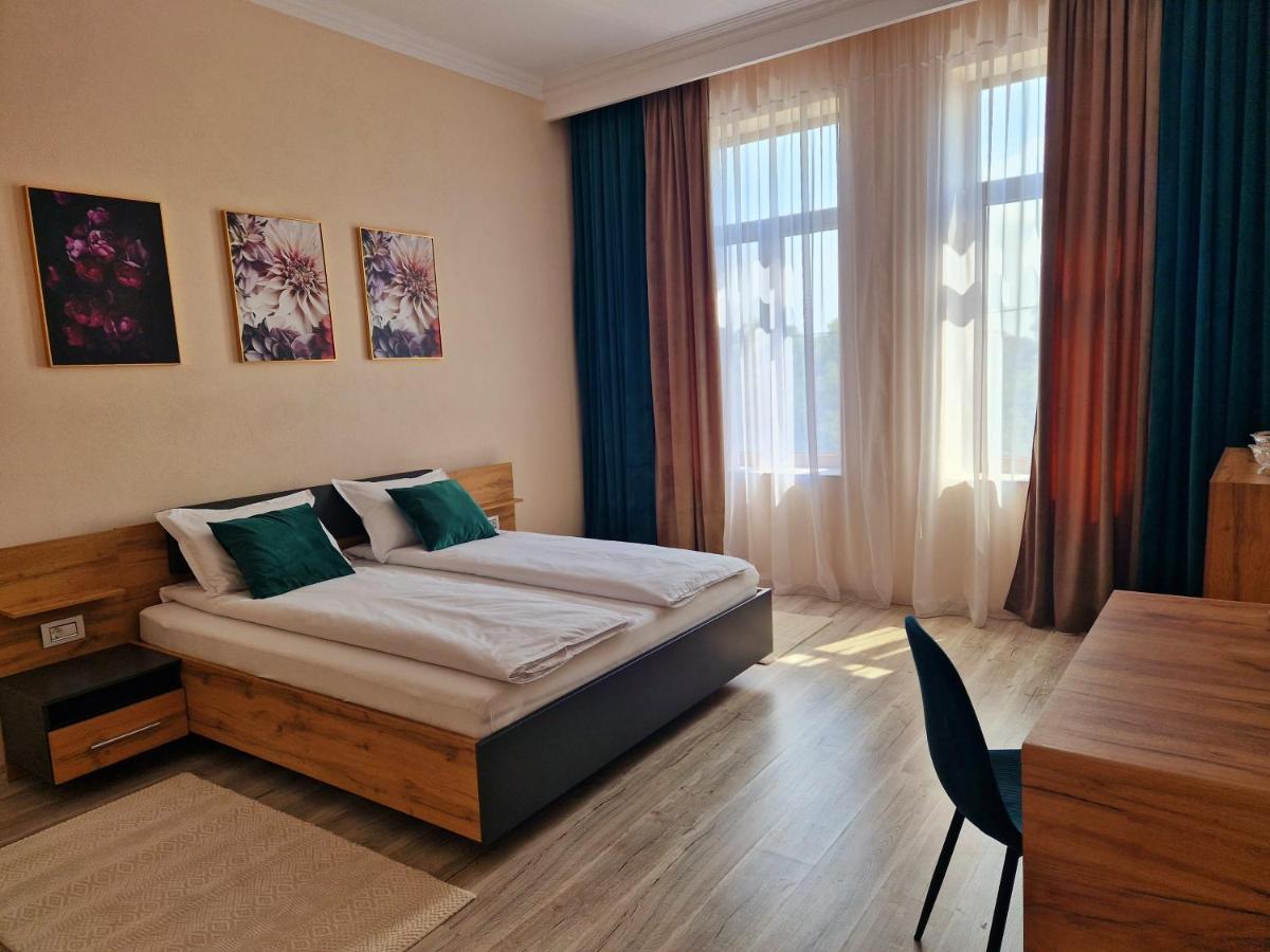 ORI Family Apart. Malul Muresului - B&B Arad