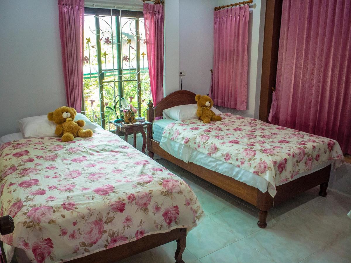 Zweibettzimmer mit eigenem Bad