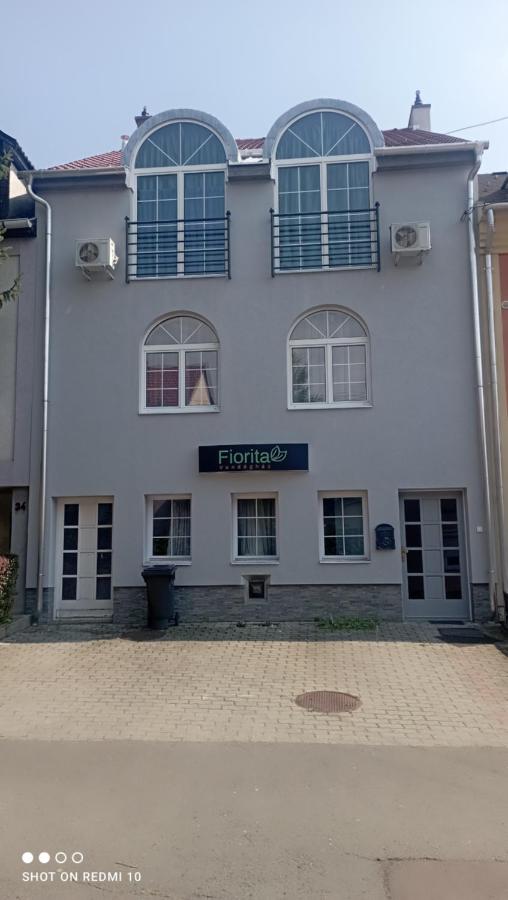 Fiorita Vendégház - Ferienwohnung Erlau