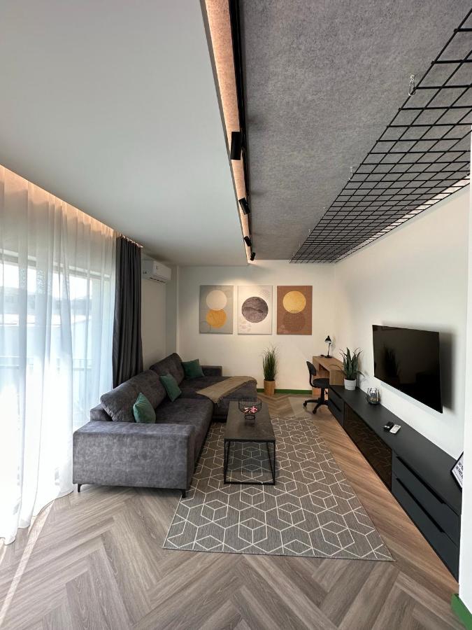 Luxury by The Lake Ap 28 - Bed and Breakfast Sibiu