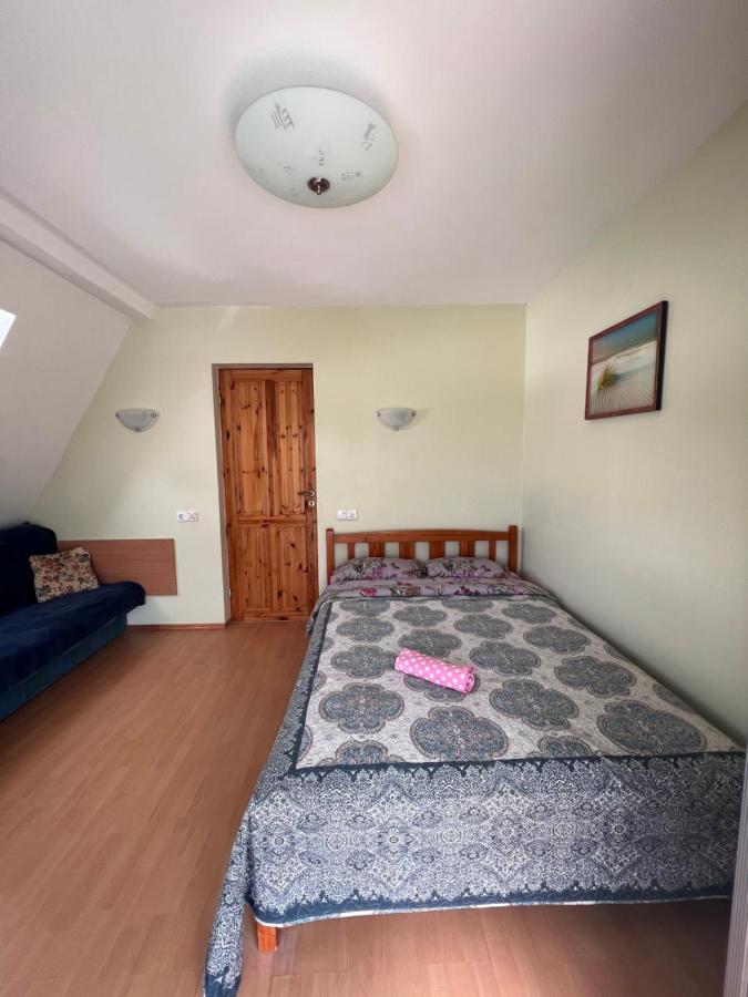 Tweepersoonskamer met een Eigen Externe Badkamer