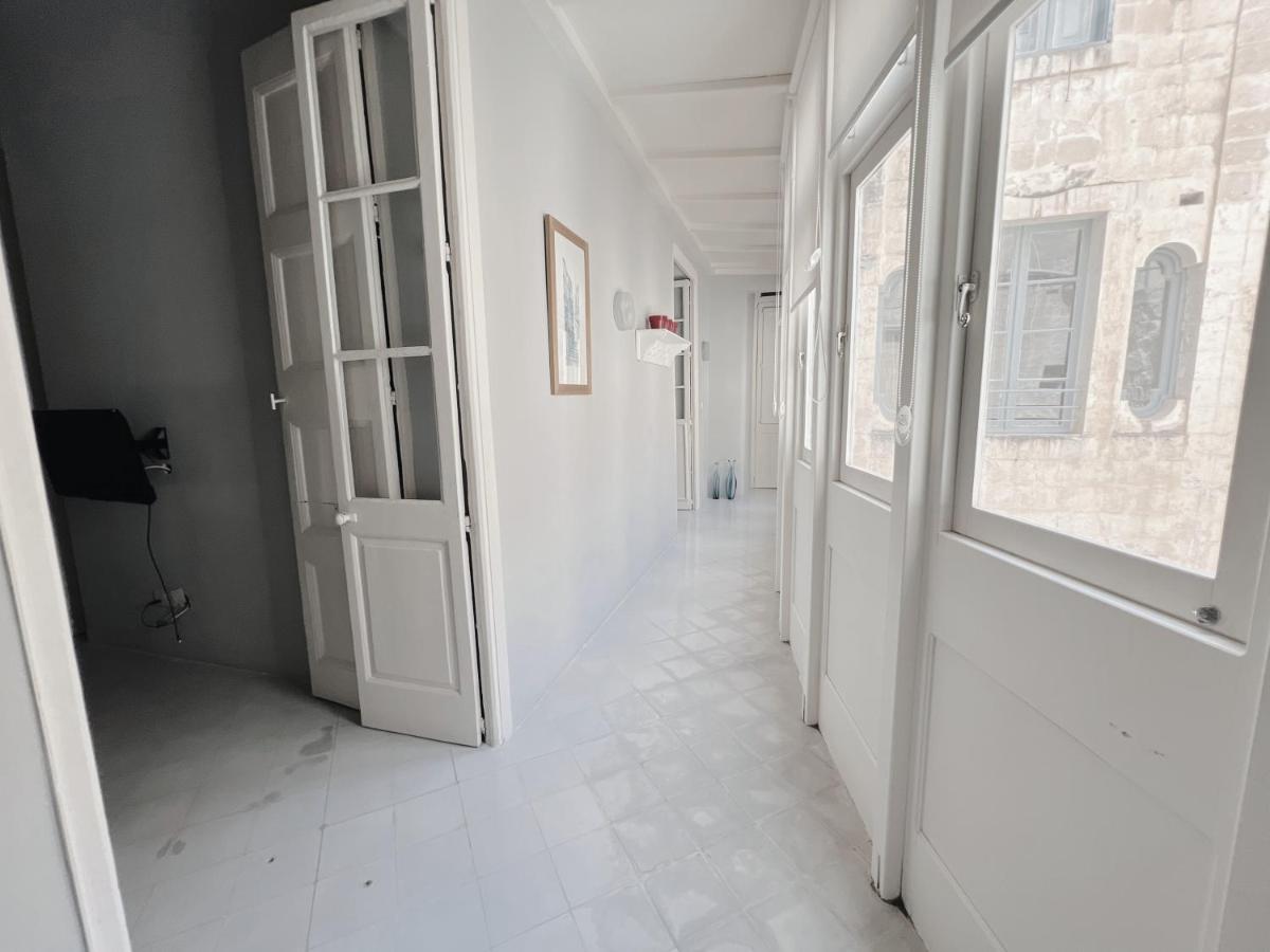 CHARM EL MALTA - Spacious 1BR Apartment - B&B