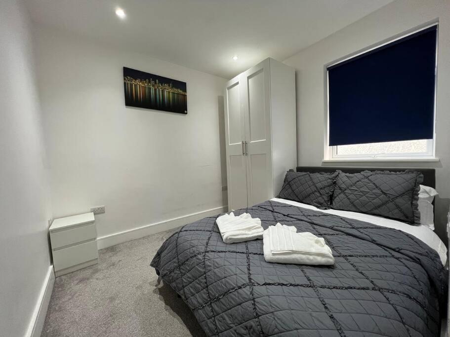 B&B Hendon - Star London Bell Lane 3-Bed Oasis with Garden - Bed and Breakfast Hendon