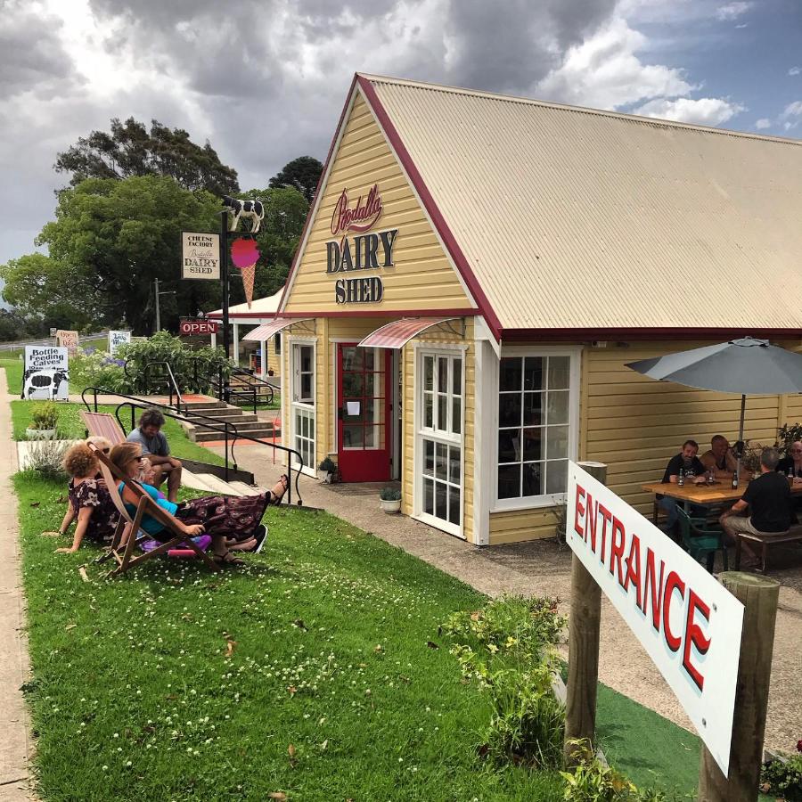 B&B Bodalla - Bodalla Dairy Shed Guest Rooms - Bed and Breakfast Bodalla