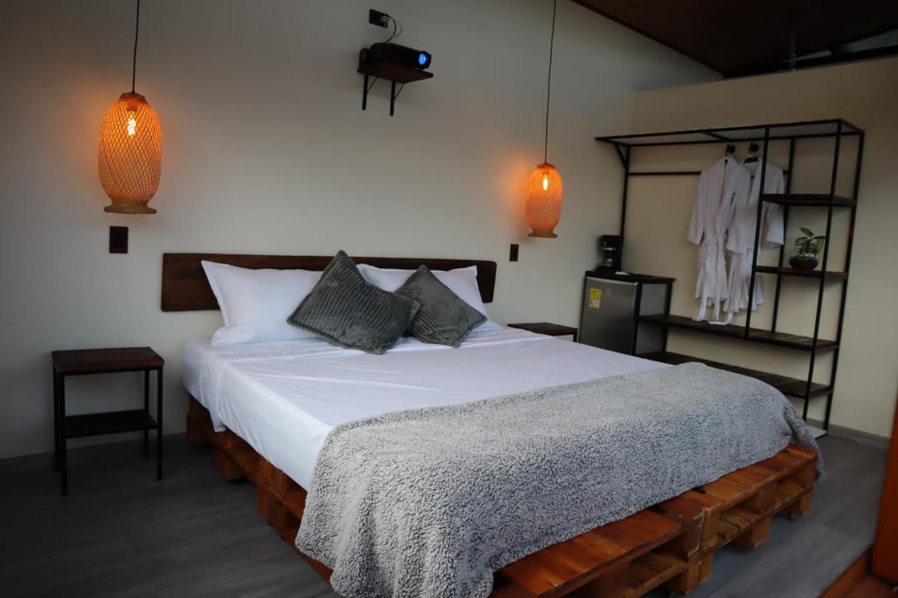 B&B Tena - Glamping Entre Rocas Tena - Bed and Breakfast Tena