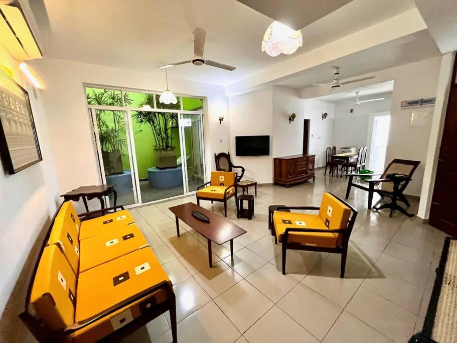 B&B Colombo - "The De Fonseka Cottage" By Swarg - Bed and Breakfast Colombo